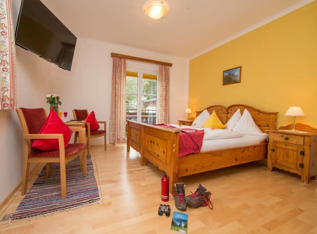 Hotel Pension Hubertus เซลล์อัมเซ ภายนอก รูปภาพ