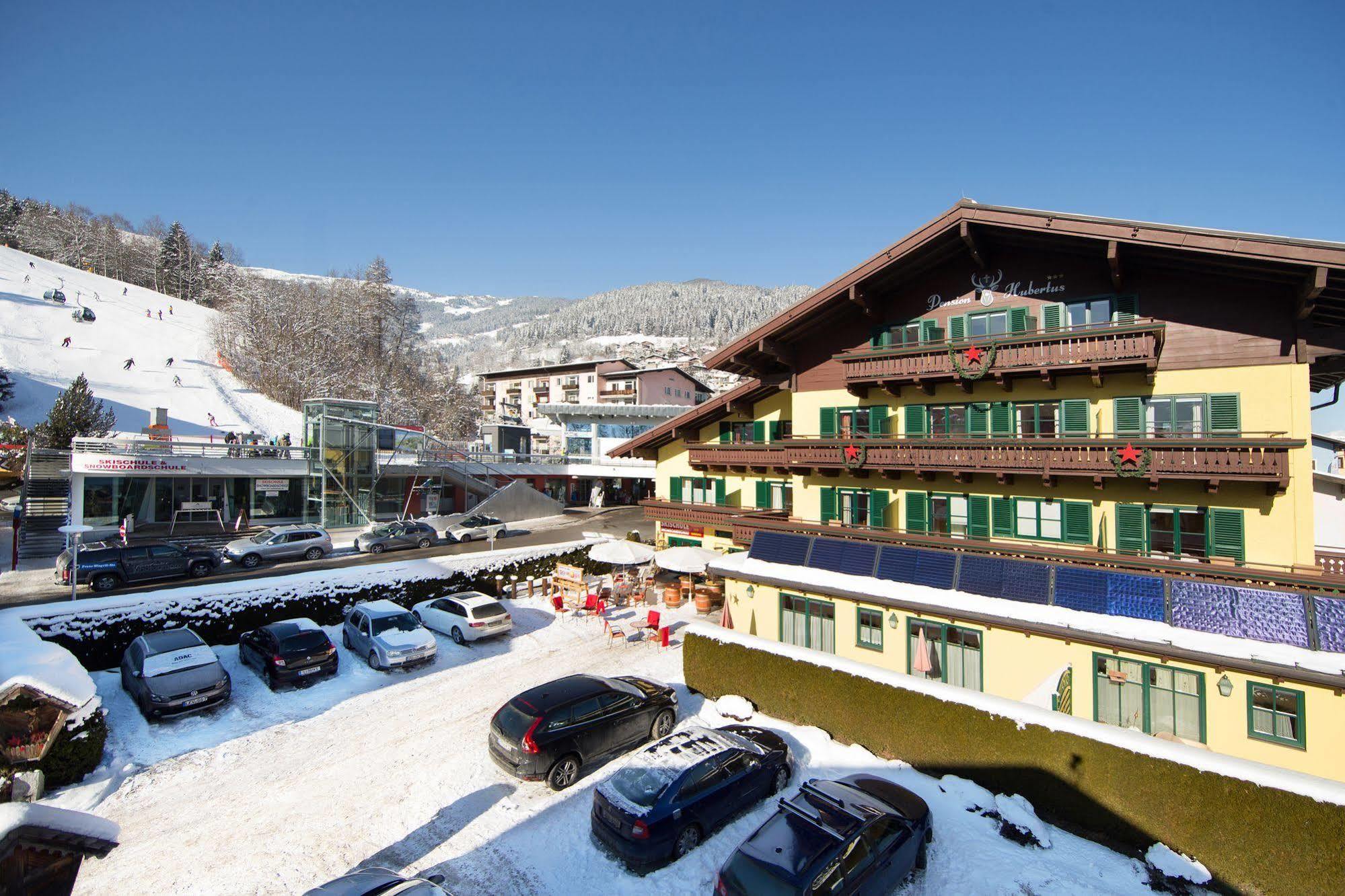 Hotel Pension Hubertus เซลล์อัมเซ ภายนอก รูปภาพ