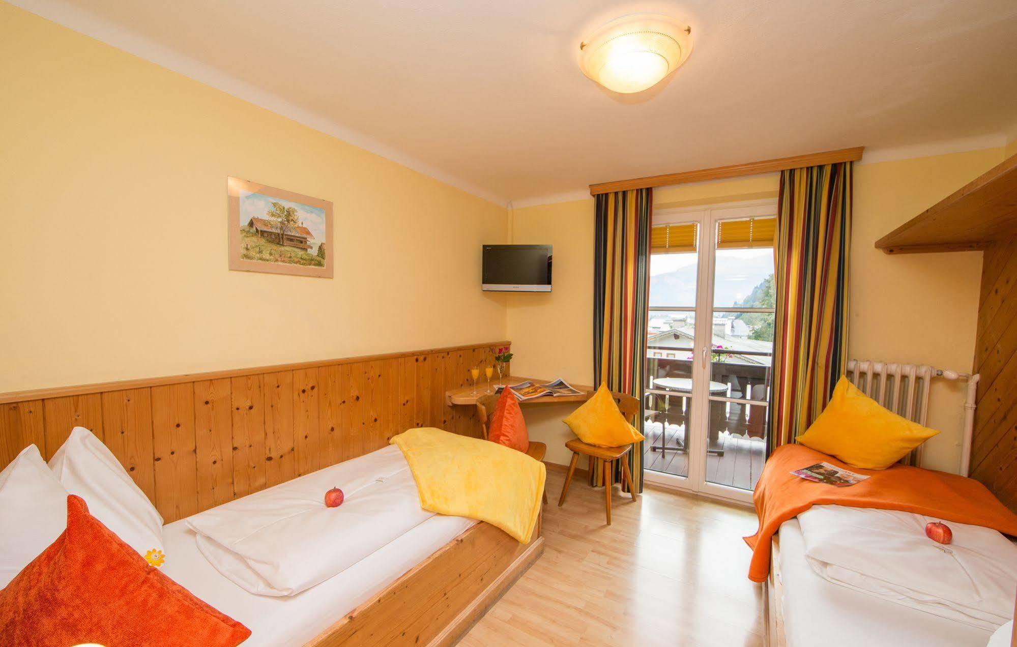 Hotel Pension Hubertus เซลล์อัมเซ ภายนอก รูปภาพ